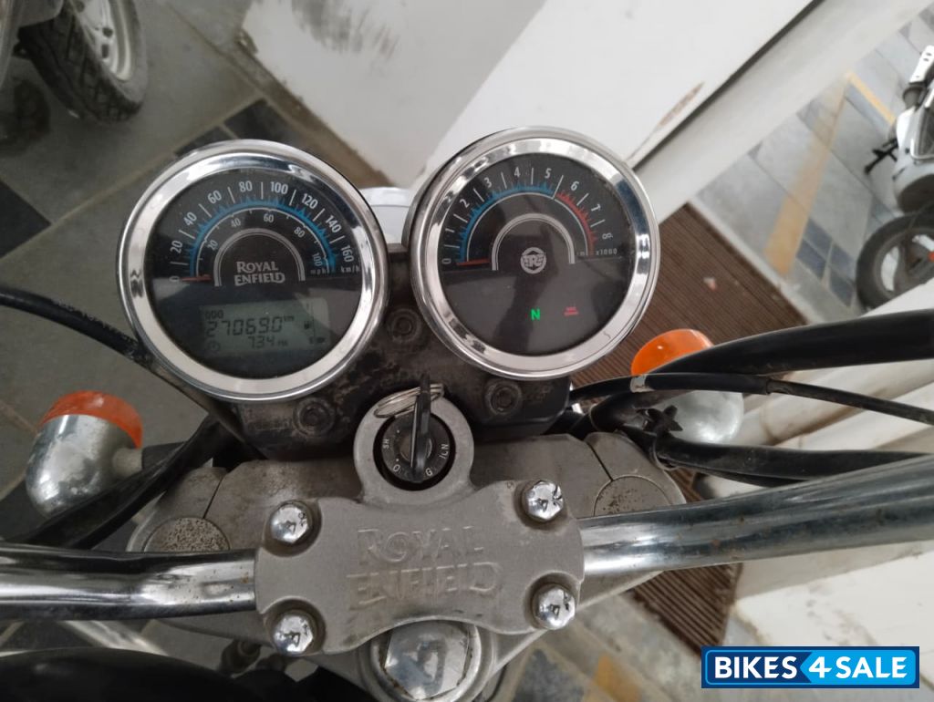 Black Royal Enfield Thunderbird 350