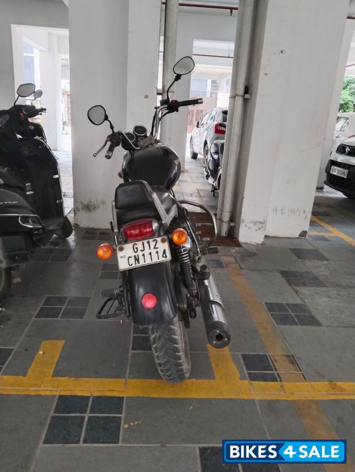 Black Royal Enfield Thunderbird 350