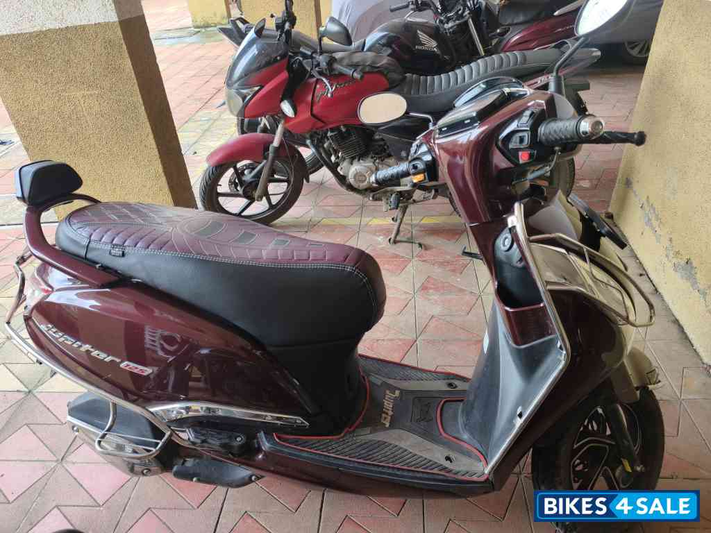 Maroon TVS Jupiter SmartXonnect Disc 2024