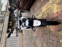 Pearl White TVS Apache RTR 200 4V ABS