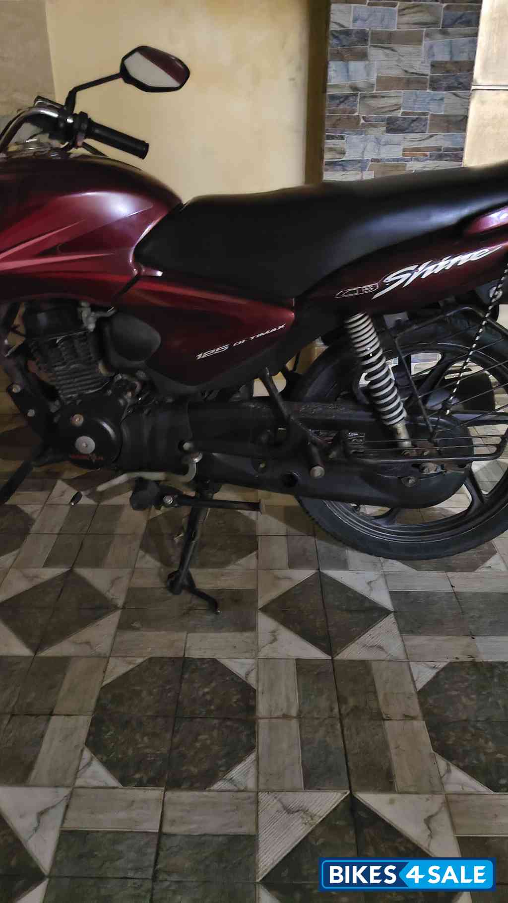 Maroon Honda Shine 125 Disc