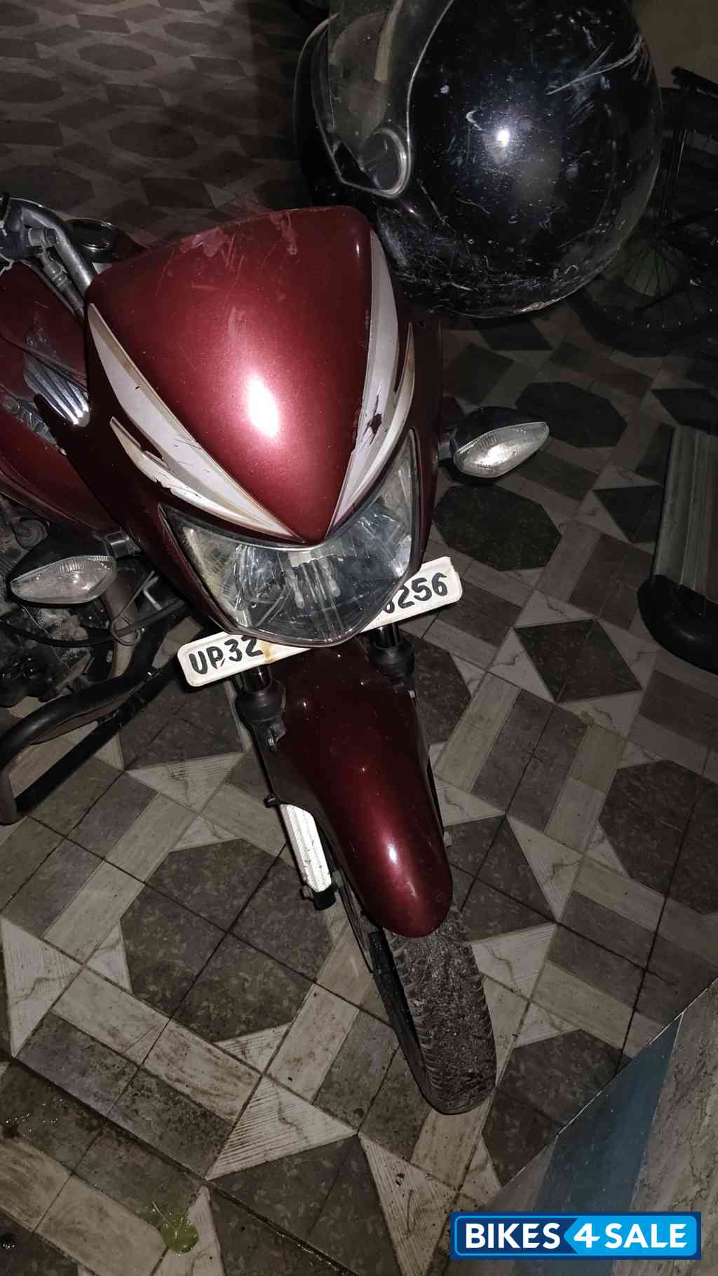Maroon Honda Shine 125 Disc