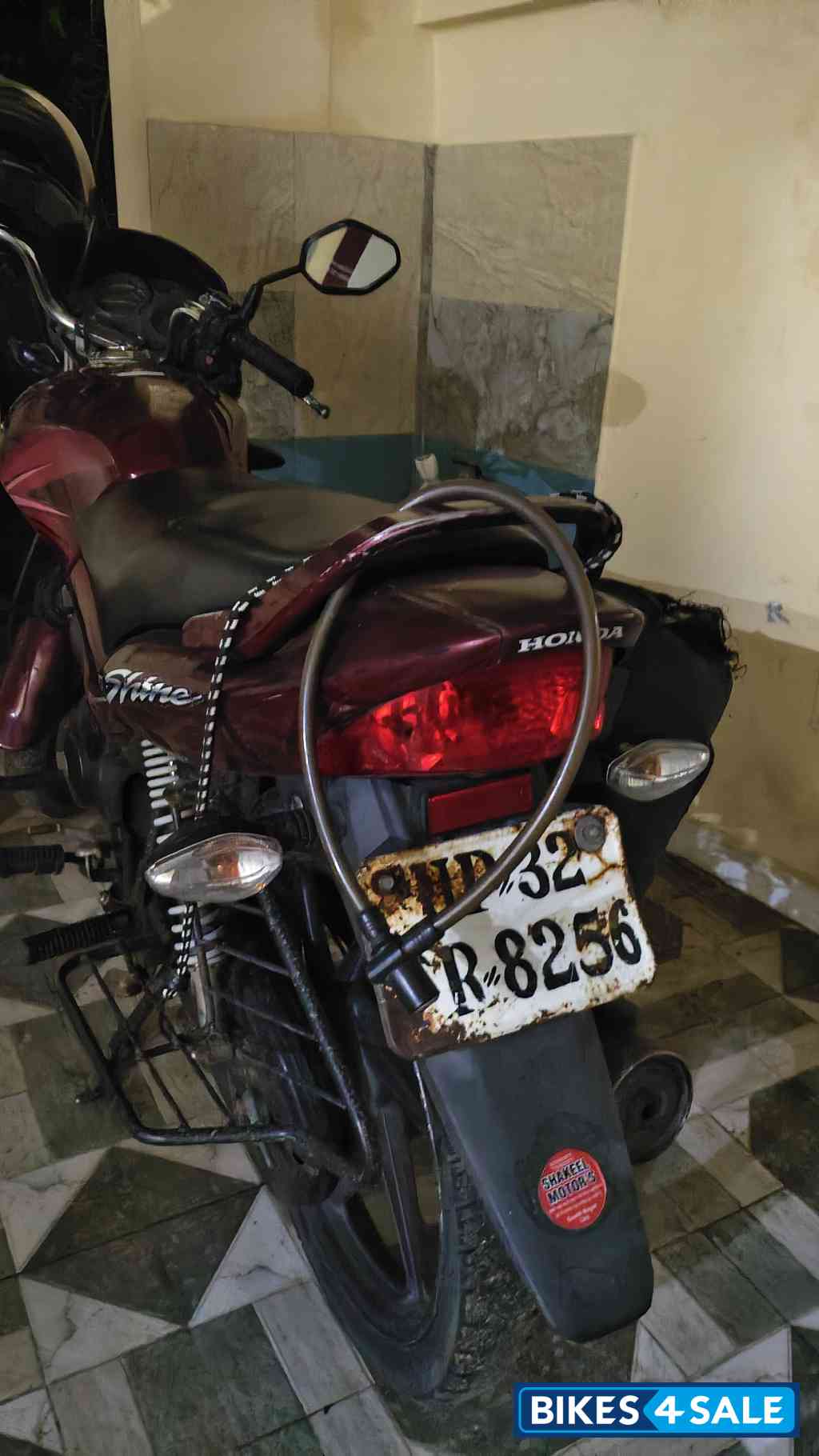 Maroon Honda Shine 125 Disc