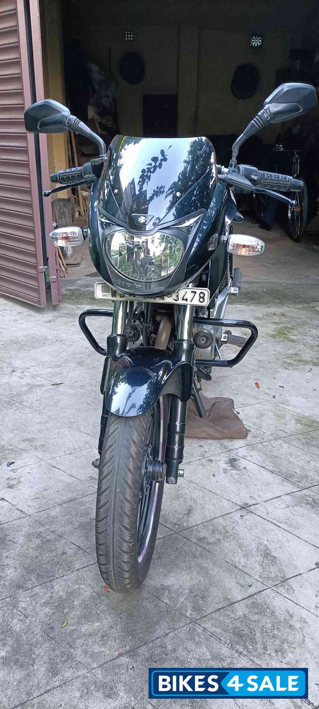 Black Bajaj Pulsar 180 DTSi