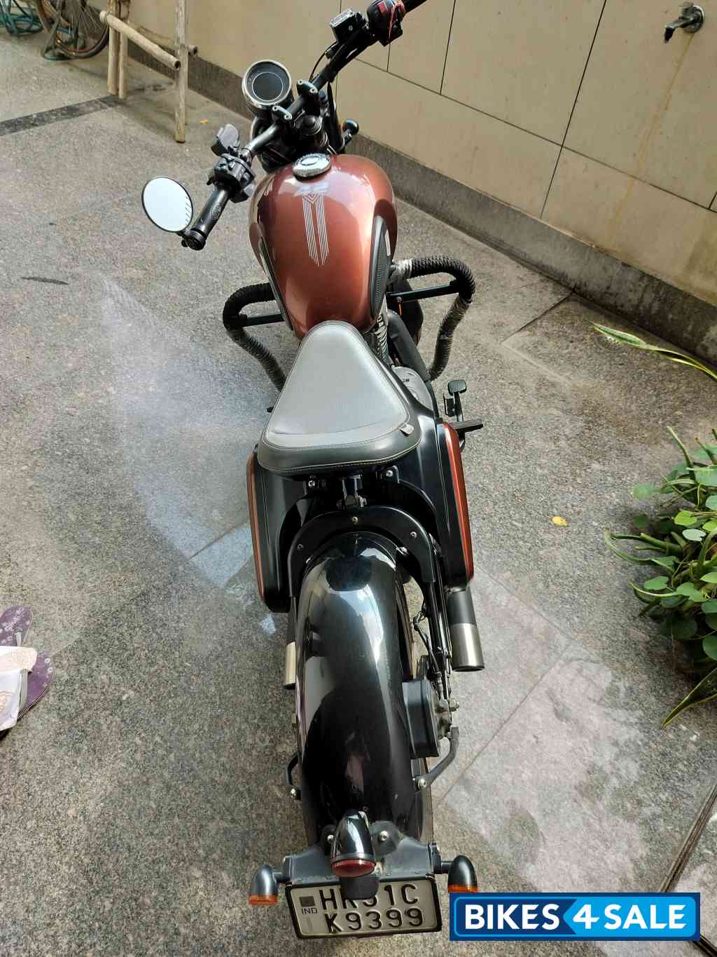 Jawa 42 Bobber Red Sheen