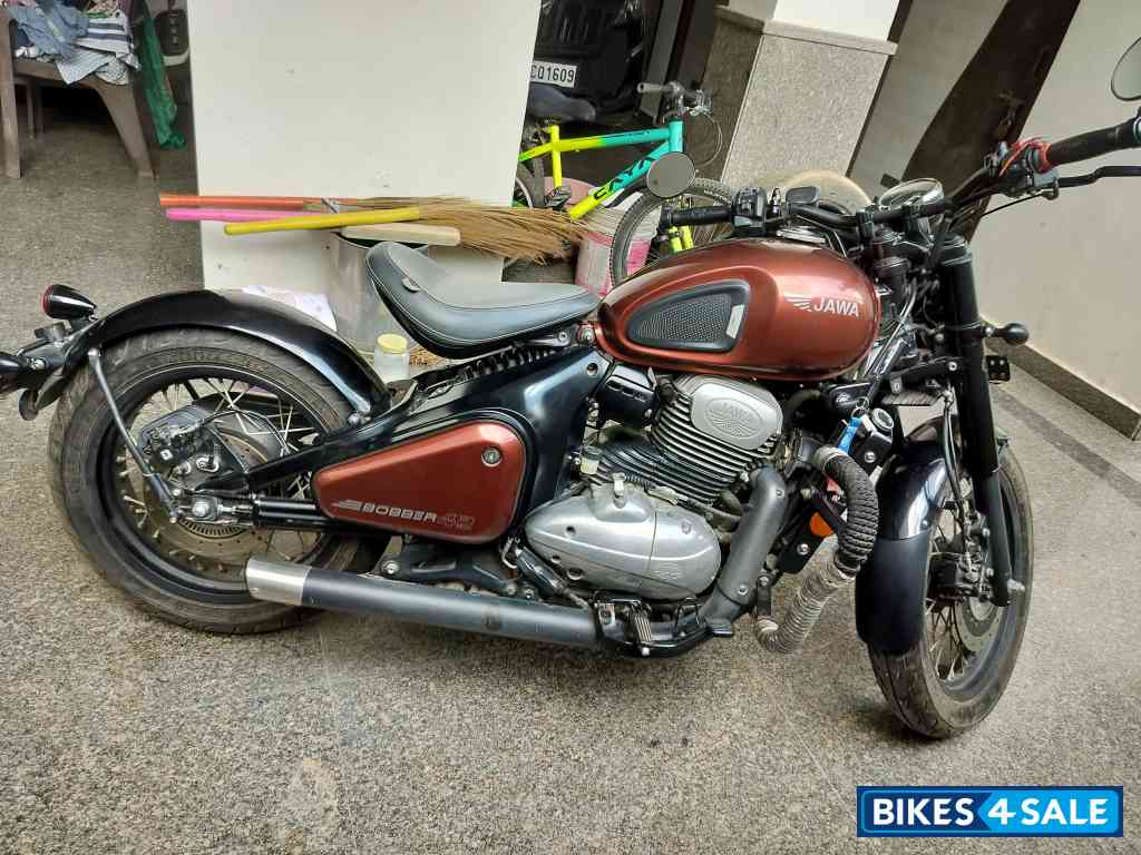 Jawa 42 Bobber Red Sheen