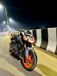 Black KTM Duke 200