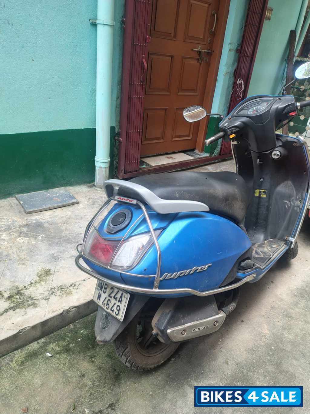 Blue TVS Jupiter Classic 110