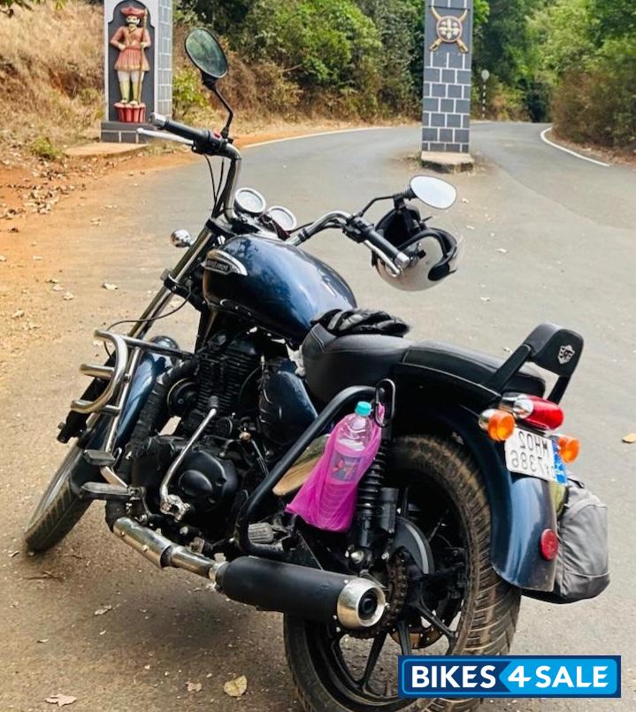 Blue Royal Enfield Thunderbird 500