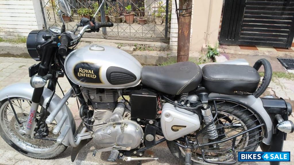 Silver Royal Enfield Classic 350