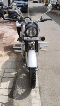 Silver Royal Enfield Classic 350