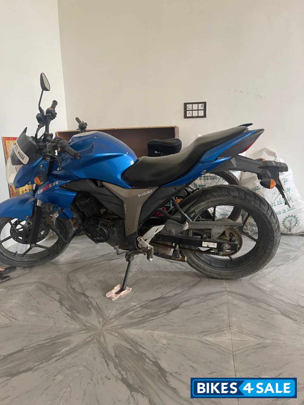 Blue Suzuki Gixxer 150