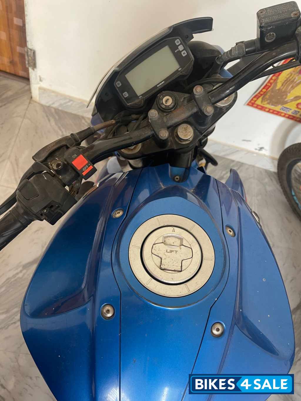 Blue Suzuki Gixxer 150 Blue Suzuki Gixxer 150