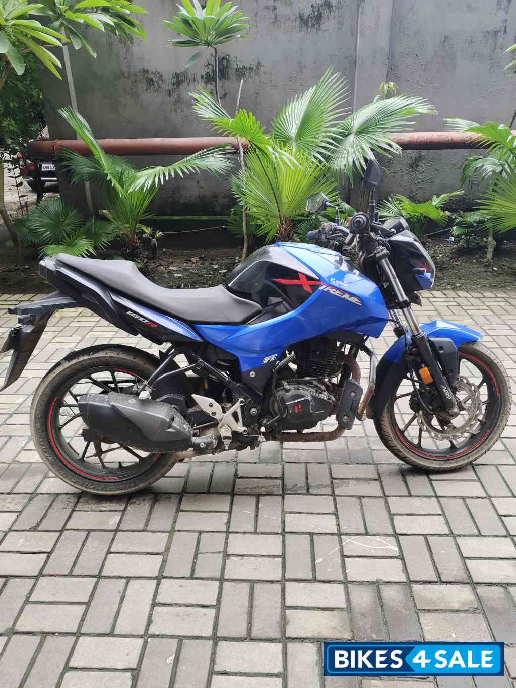 Blue Hero Xtreme 160R