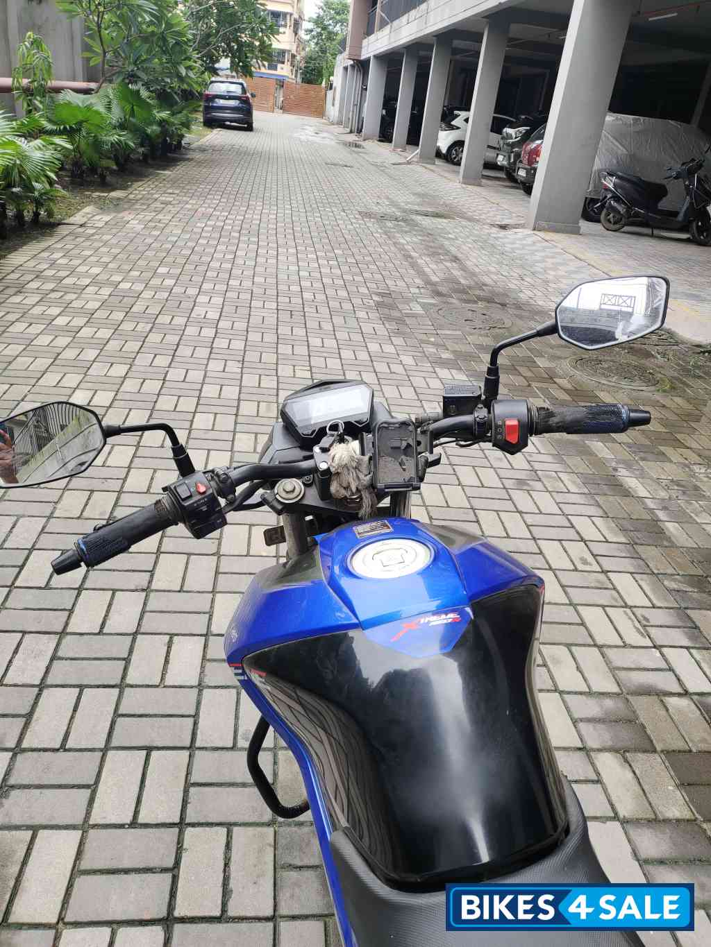 Blue Hero Xtreme 160R