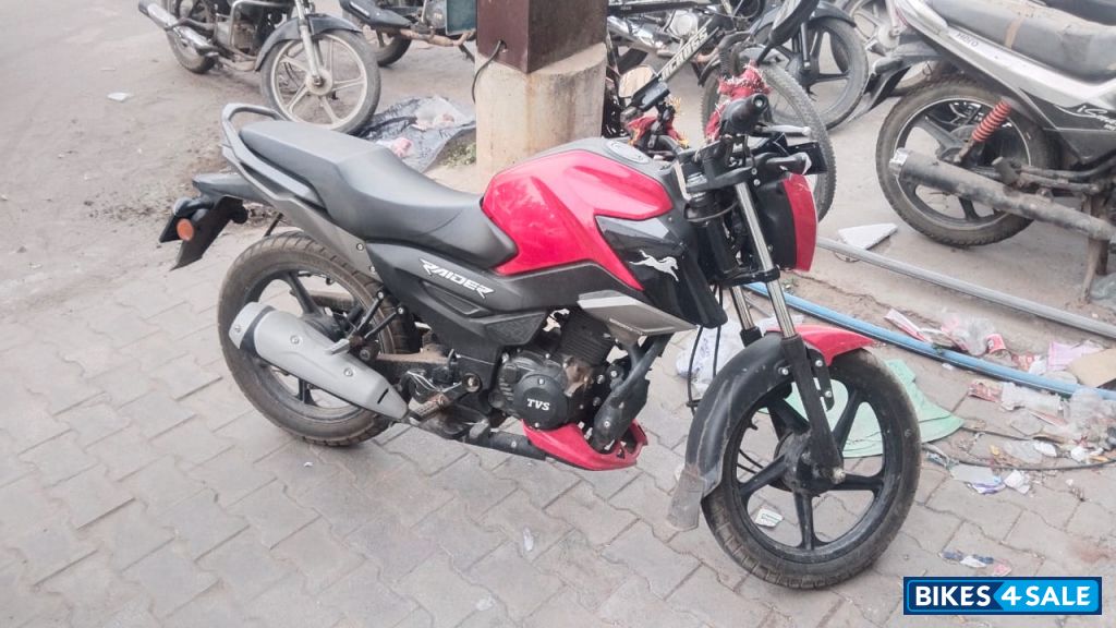 Red TVS Raider 125