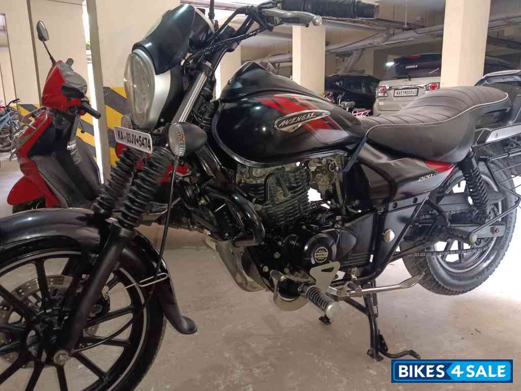 Black Bajaj Avenger Street 220
