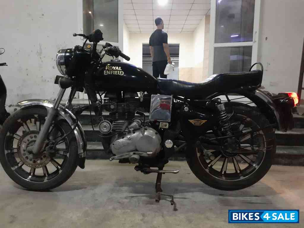 Black Royal Enfield Bullet Electra