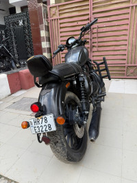 Yezdi Roadster Dark 2022 Model