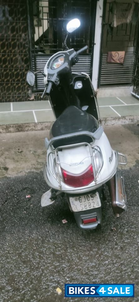 White Suzuki Access 125