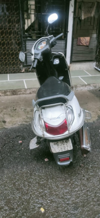 White Suzuki Access 125