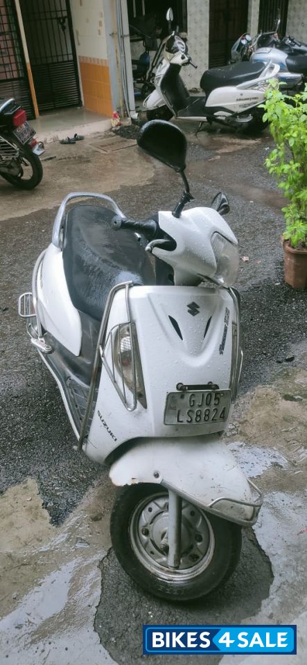 White Suzuki Access 125