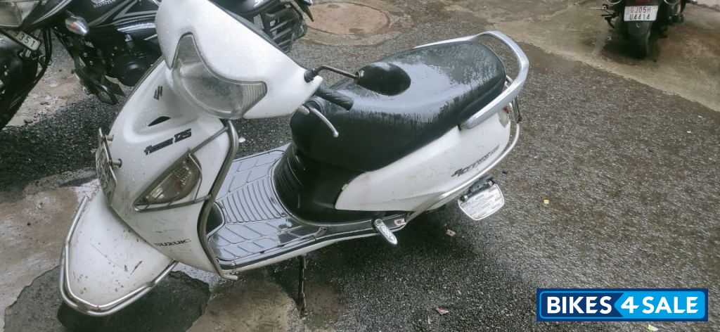 White Suzuki Access 125