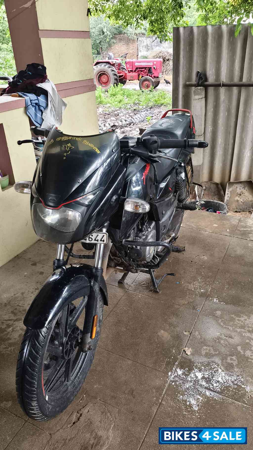 Bajaj Pulsar 150 Neon