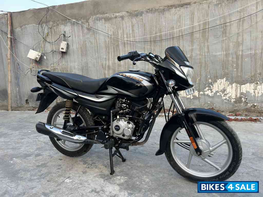 Black Bajaj Platina ComforTec