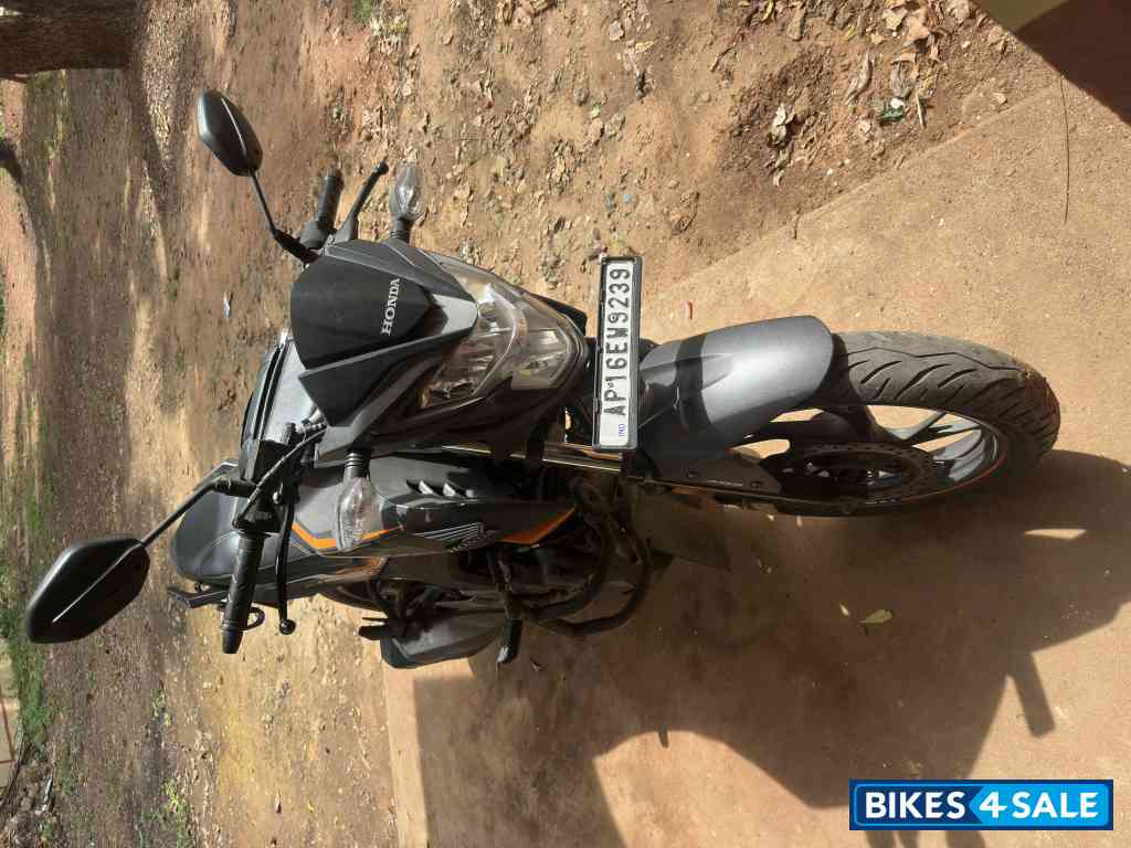 Matt Grey Honda CB Hornet 160R ABS