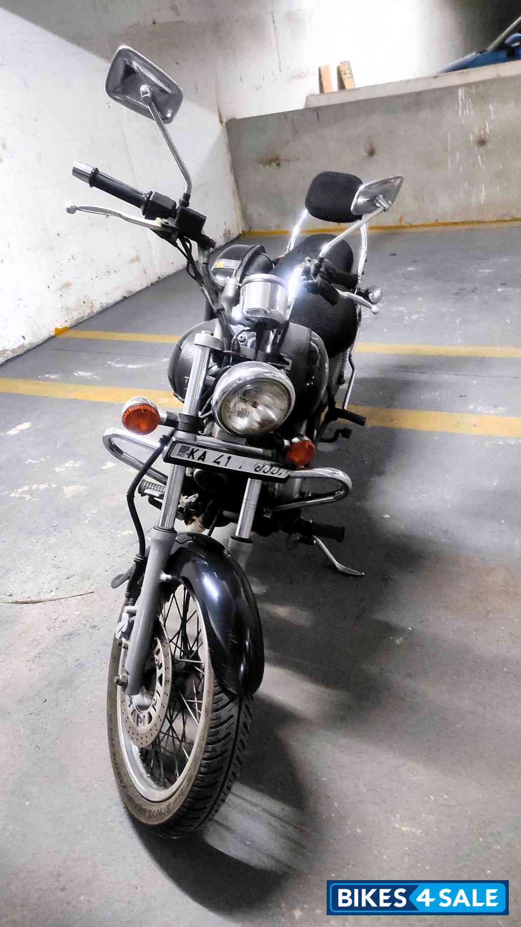 Bajaj Avenger 220 DTS-i