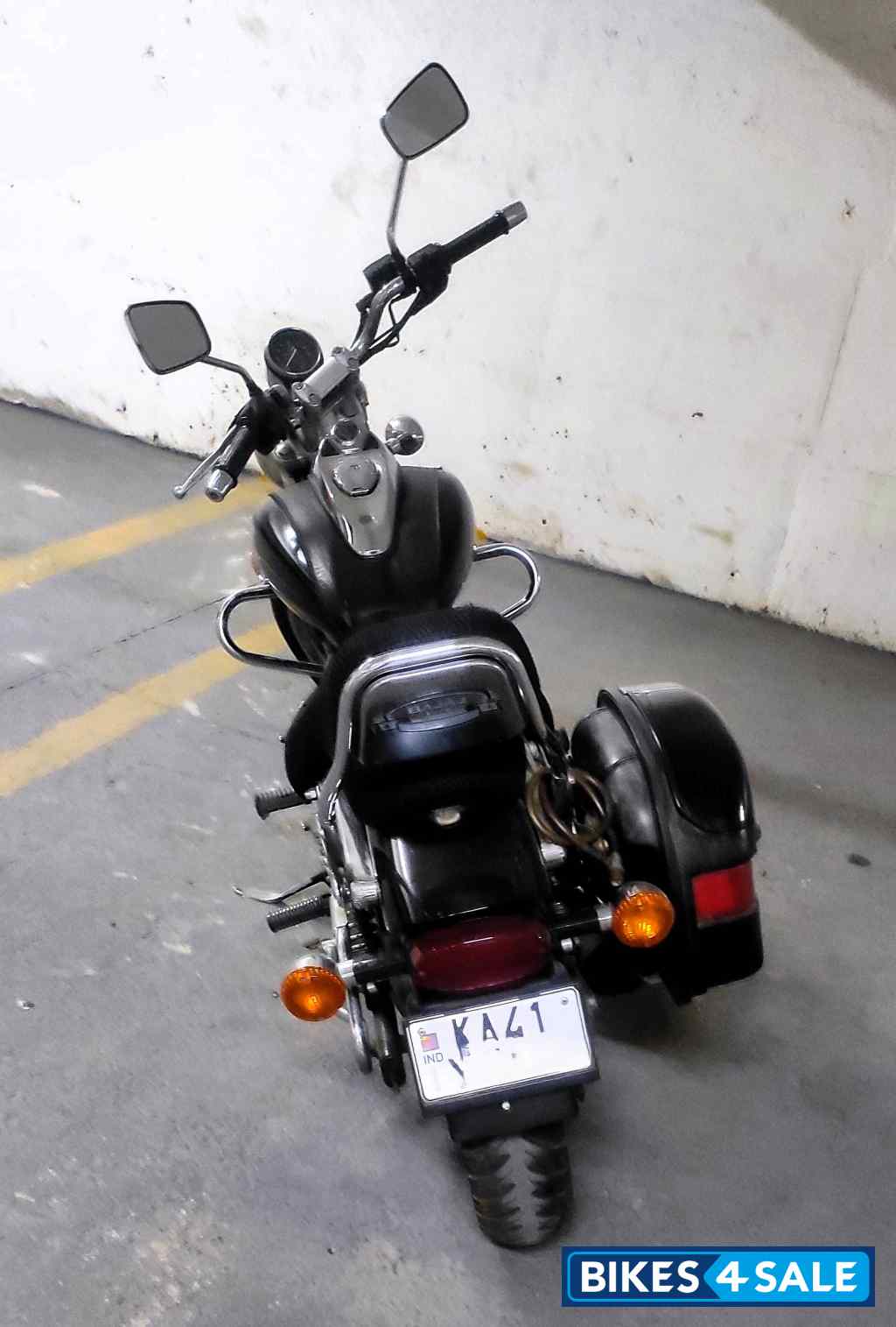 Bajaj Avenger 220 DTS-i