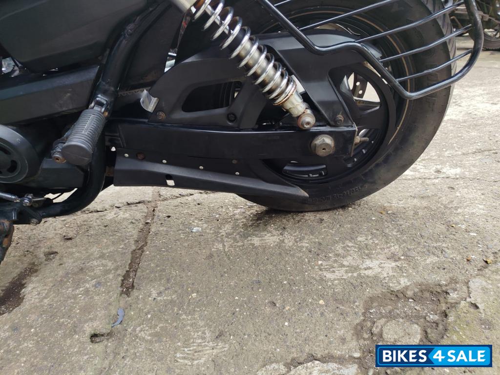 Black Harley Davidson Street 750