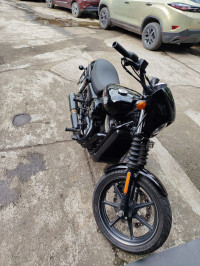 Black Harley Davidson Street 750