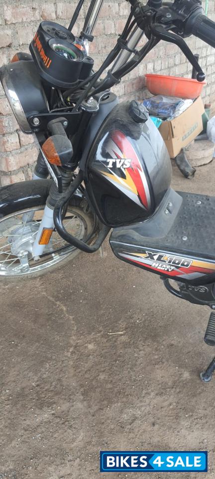TVS XL 100