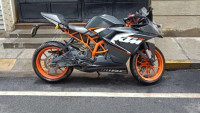 Black/orange KTM RC 200