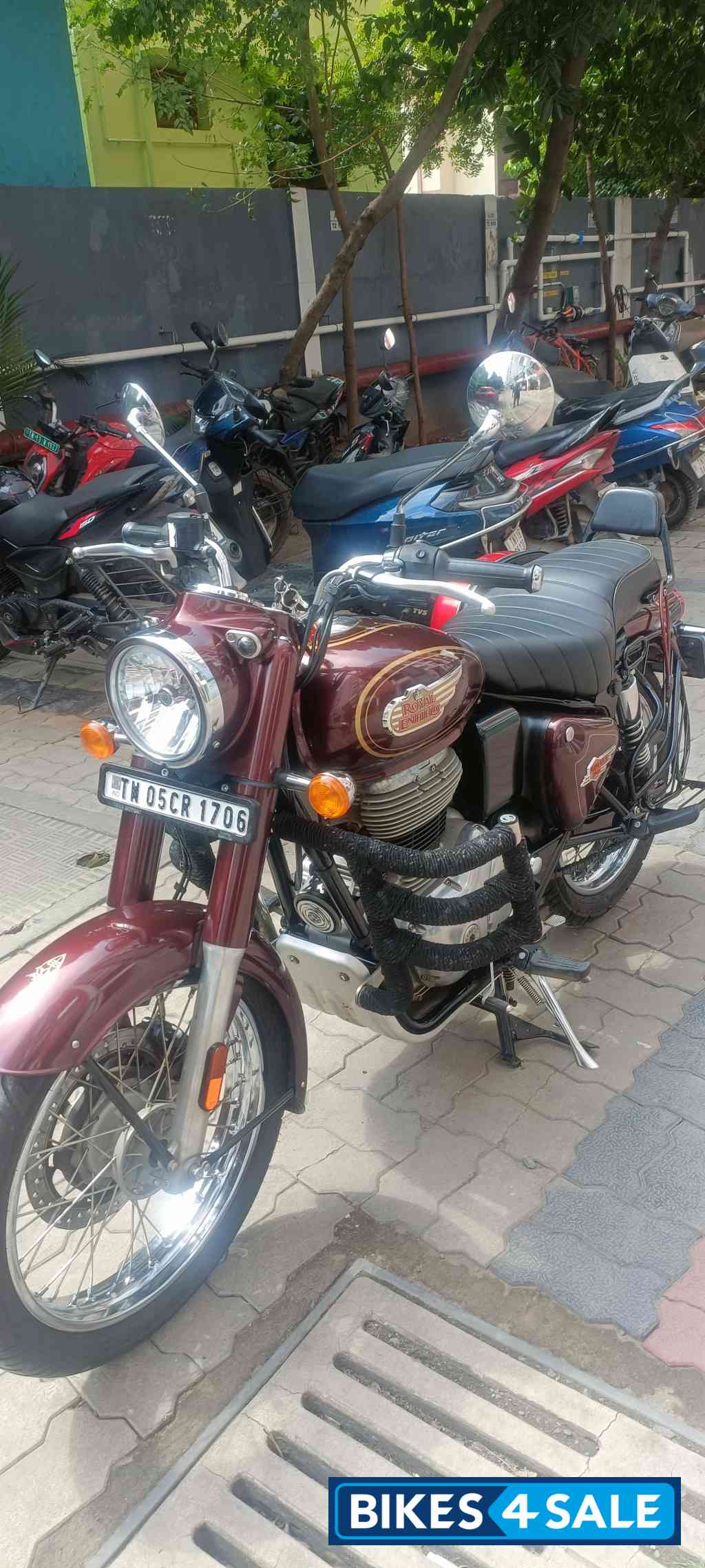 Maroon Royal Enfield Bullet Standard 350