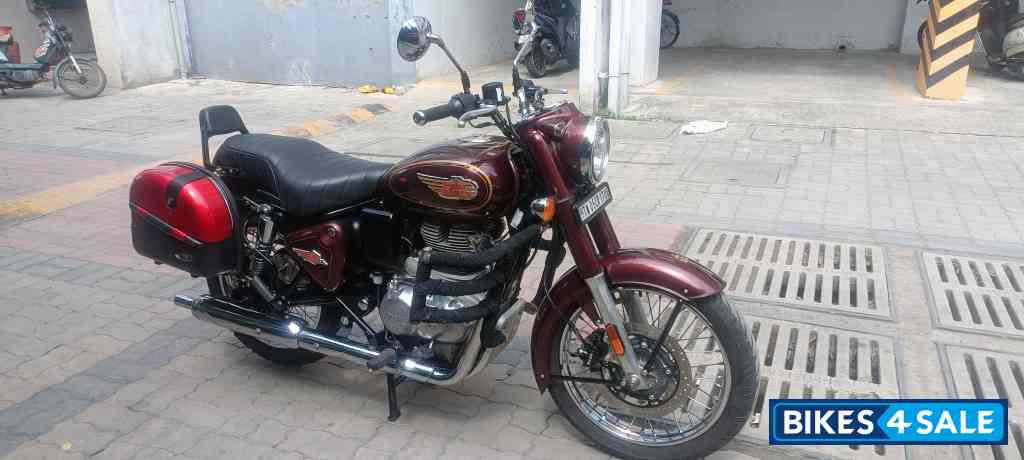 Maroon Royal Enfield Bullet Standard 350