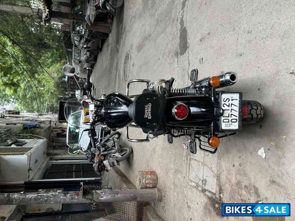 Black Royal Enfield Meteor 350 Stellar