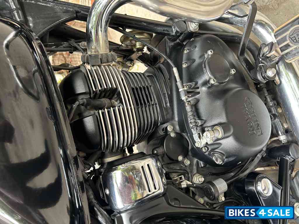 Black Royal Enfield Meteor 350 Stellar