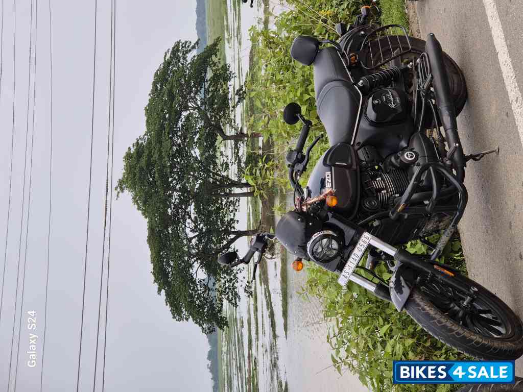 Yezdi Roadster Dual Tone