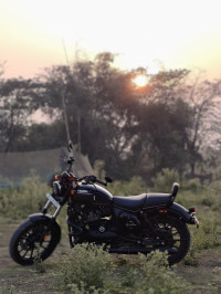 Yezdi Roadster Dual Tone