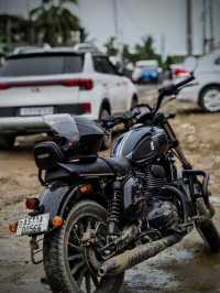 Yezdi Roadster Dual Tone