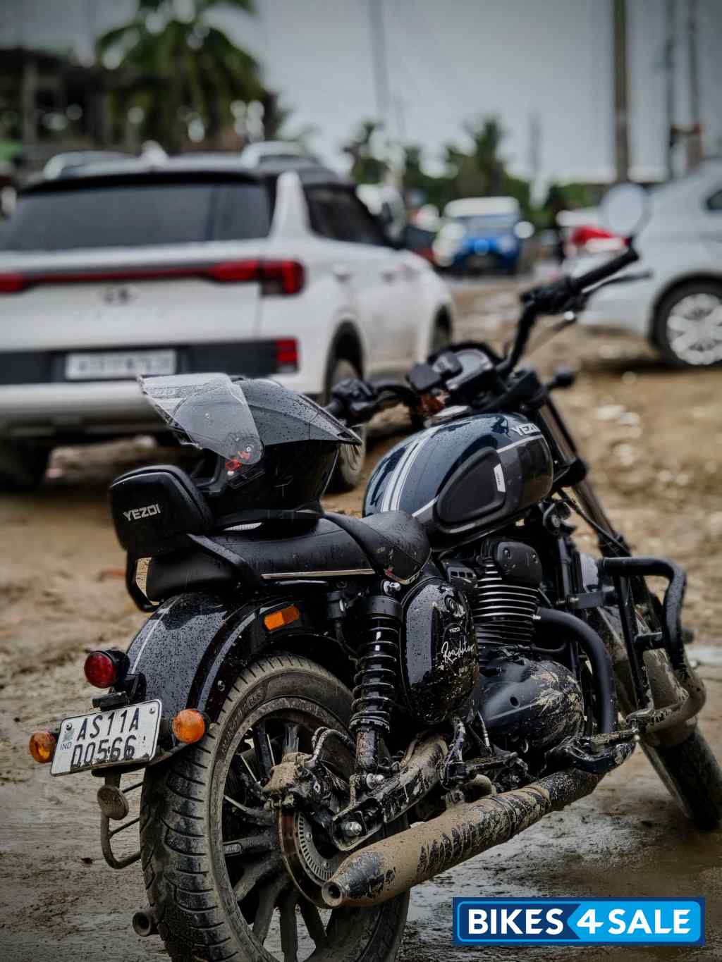 Yezdi Roadster Dual Tone