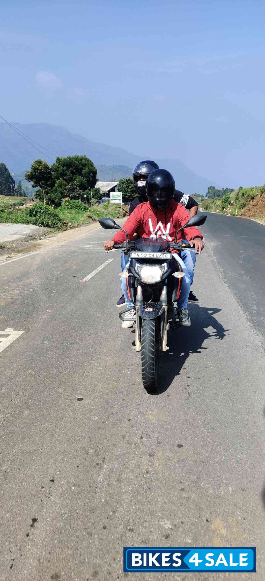 TVS Apache RTR 200 4V Race Edition 2.0