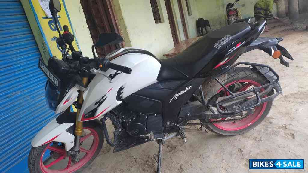 TVS Apache RTR 160 4V 2025