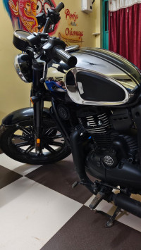 Jawa 42 Bobber Black Mirror