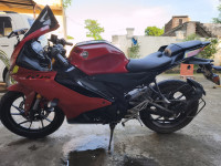 Yamaha R15 V4