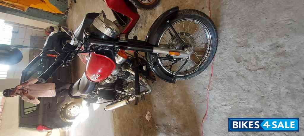 Red/black Royal Enfield Classic 350 Redditch Red Red/black Royal Enfield Classic 350 Redditch Red