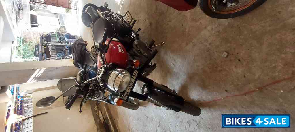 Red/black Royal Enfield Classic 350 Redditch Red Red/black Royal Enfield Classic 350 Redditch Red